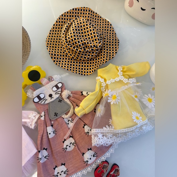 Neo Blythe Doll clothes and accessories bundle - Picture 3 of 6